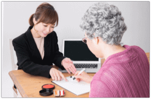 終活ガイドを行う