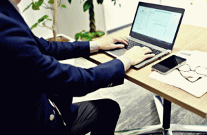 MOS（マイクロソフトオフィススペシャリスト）は転職や定年後の再就職に有利か？